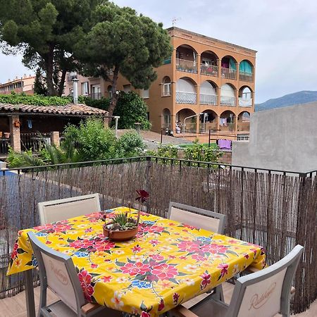 Alojamiento Con Encanto En Planta Superior Ideal Para Trabajo Y Escapadas Familiares En Montserrat Esparraguera Exterior photo