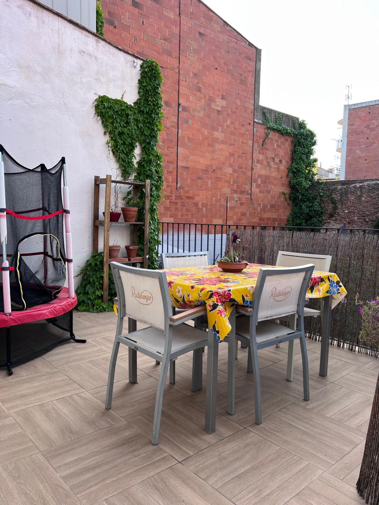 Alojamiento Con Encanto En Planta Superior Ideal Para Trabajo Y Escapadas Familiares En Montserrat Esparraguera Exterior photo